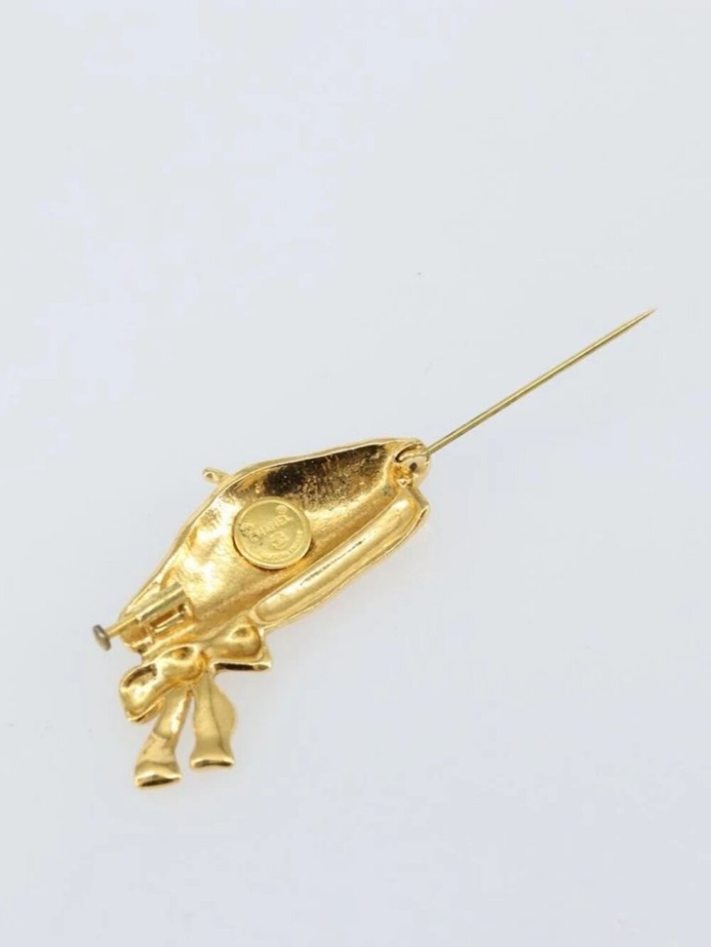 CHANEL Beret Brooch metal Gold Tone CC Auth - Picture 4 of 6